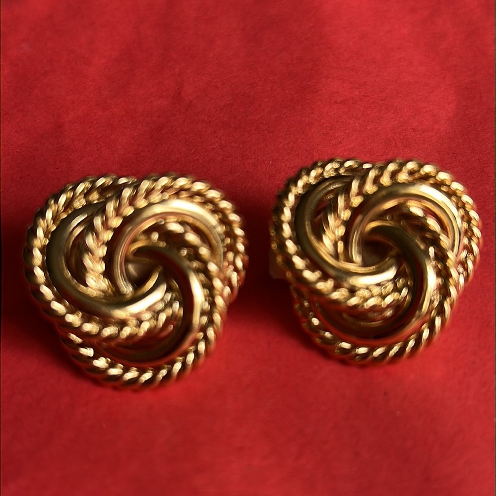 GIVENCHY Love Twist Gold Tone Earring Large Swirl Vintage 1" Clip On Authentic - Picture 3 of 13